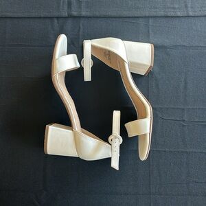 White heels size 8 1/2